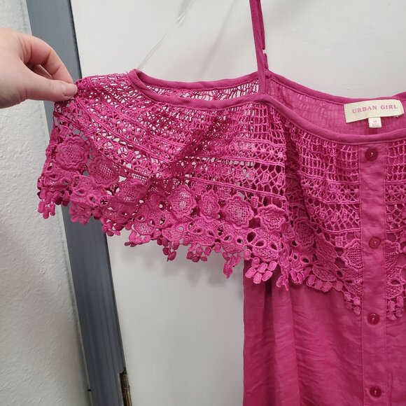 Urban Girl Junior's‎ Magenta Crochet Off Cold Shoulder Button Up Boho Top NWT M - Picture 2 of 8